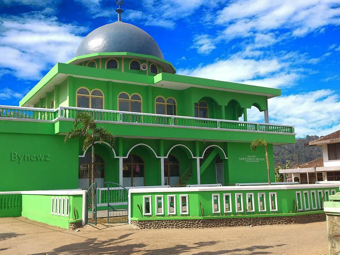 Masjid Miftahul Huda Ujungmanik: Tempat Beribadah dan Pusat Komunitas Cilacap
